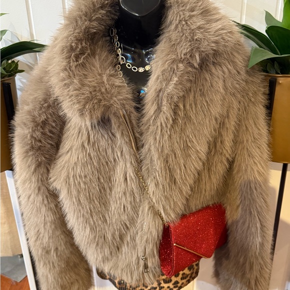 Luxurious Faux Fur Teddy Jacket - Tan - Picture 3 of 5